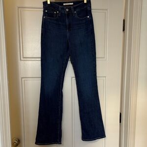Levi’s 725 high rise bootcut Jean